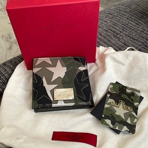 NWT Mens Valentino Billfold